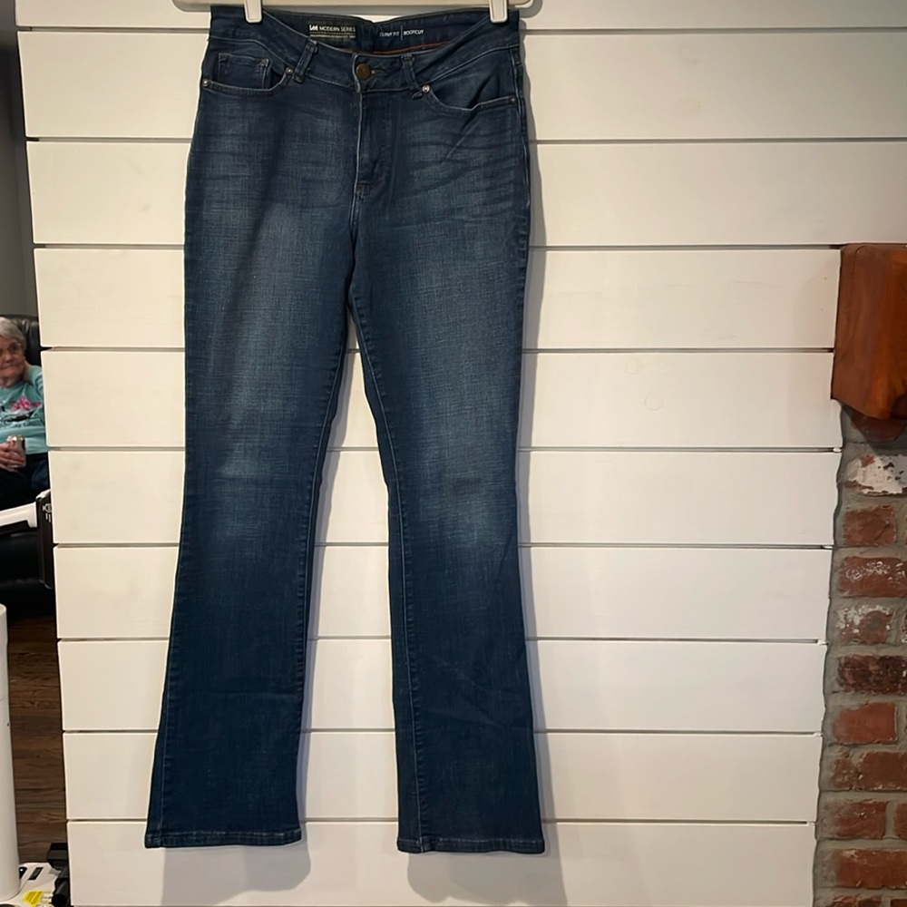 Lee Modern Series Curvy Fit Bootcut. 10 Long. Great condition